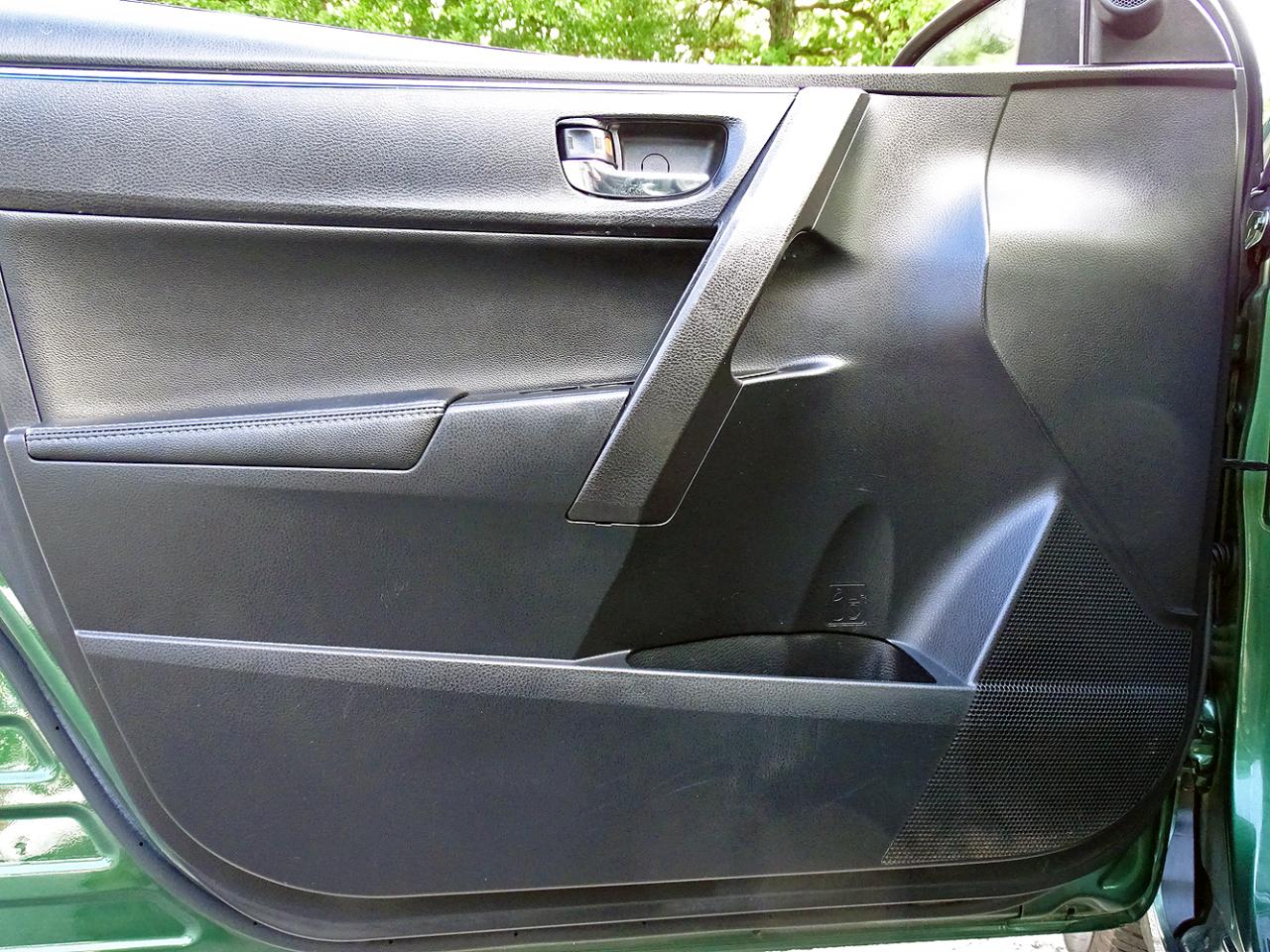 Toyota Corolla 4dr Sdn CVT LE Premium (Natl) 2015