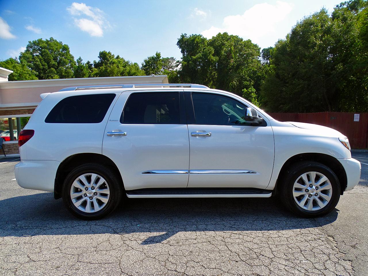 Toyota Sequoia photo 8
