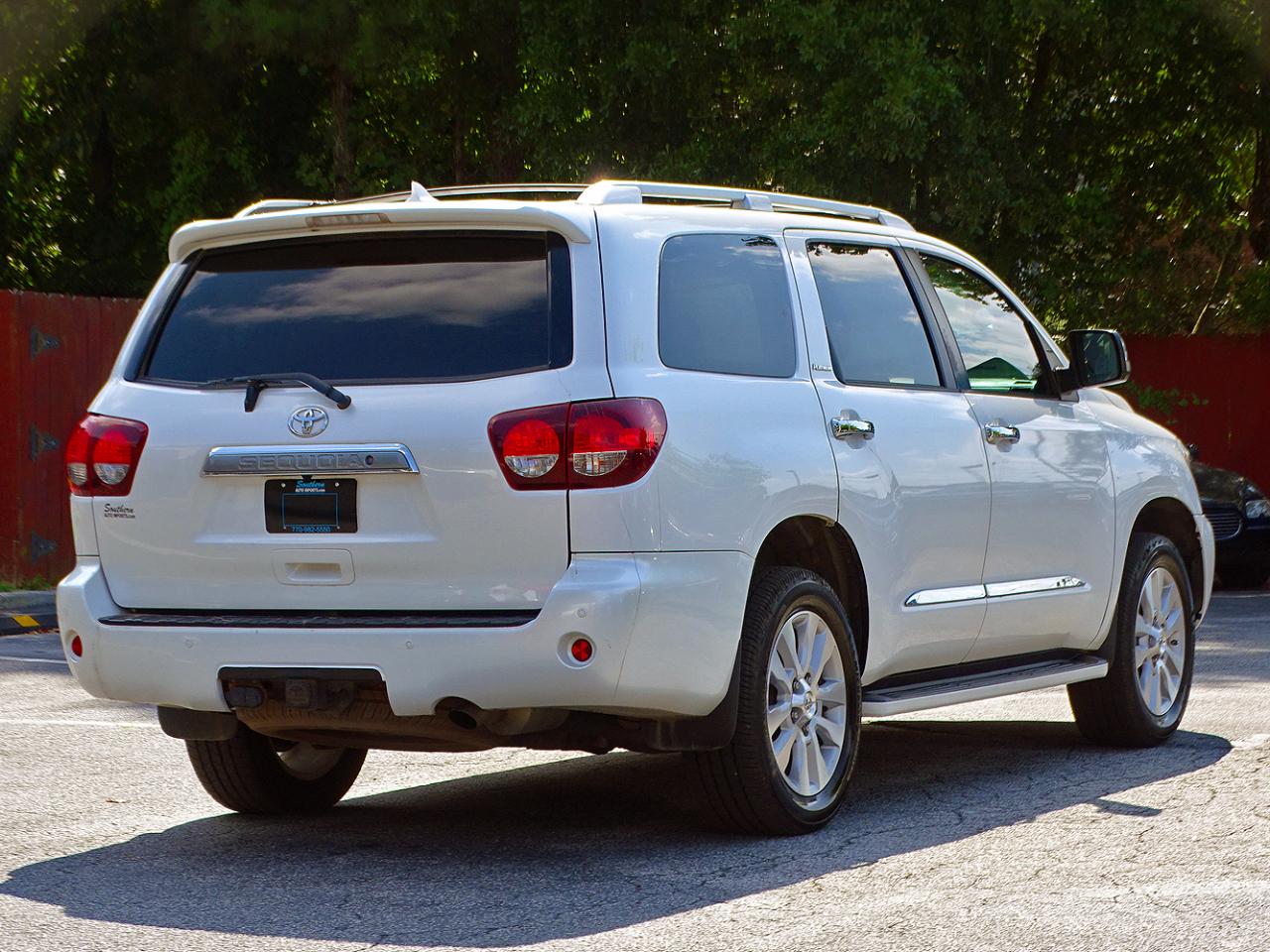 Toyota Sequoia photo 9