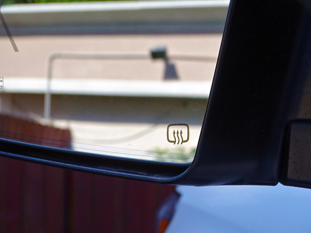 Toyota Sequoia photo 18