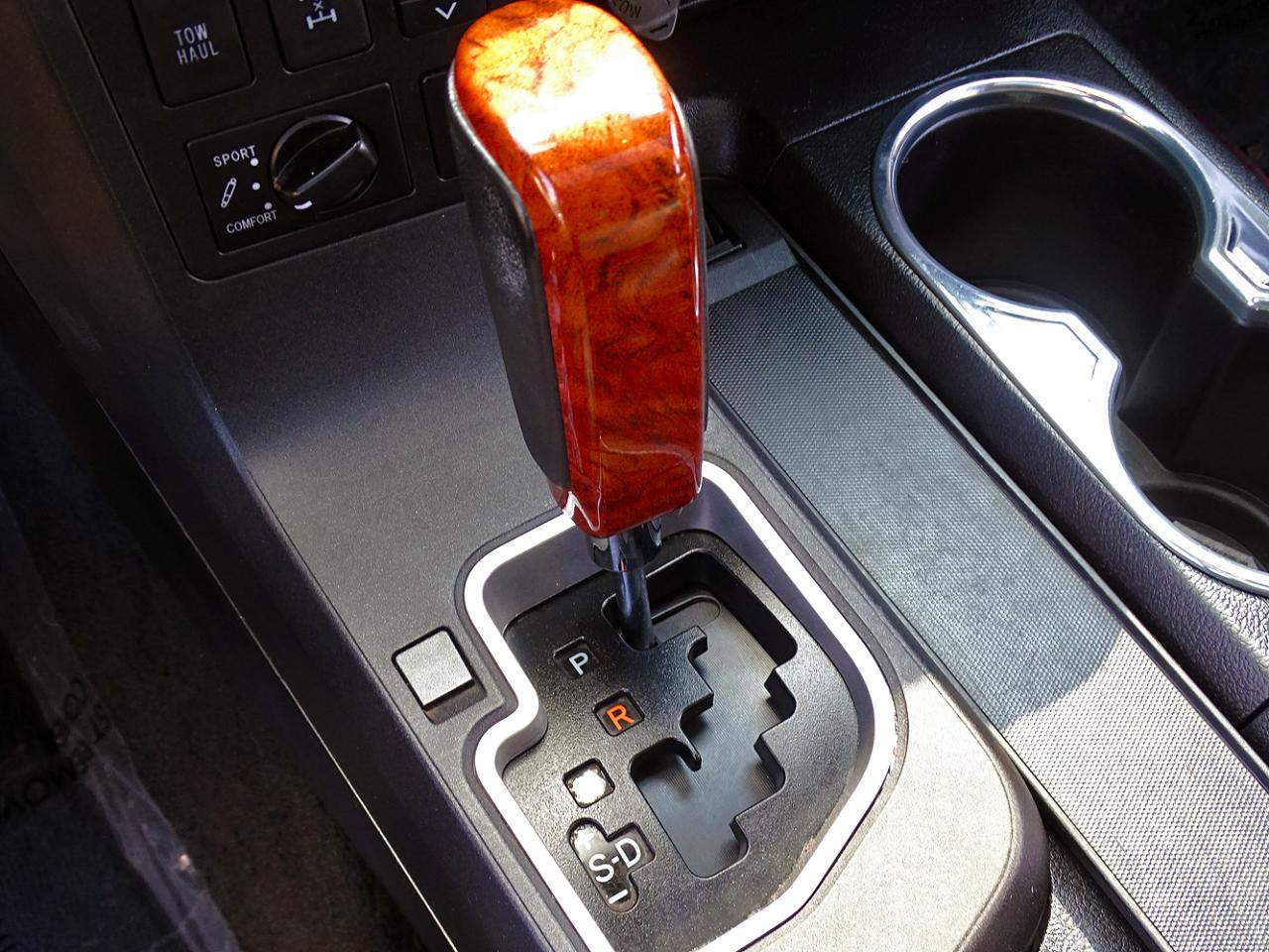 Toyota Sequoia photo 30