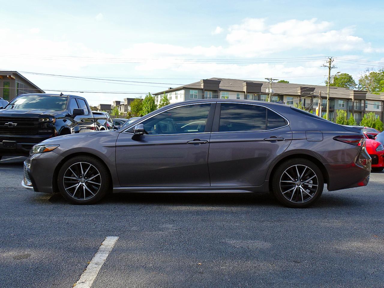 Toyota Camry SE Auto (Natl) 2022