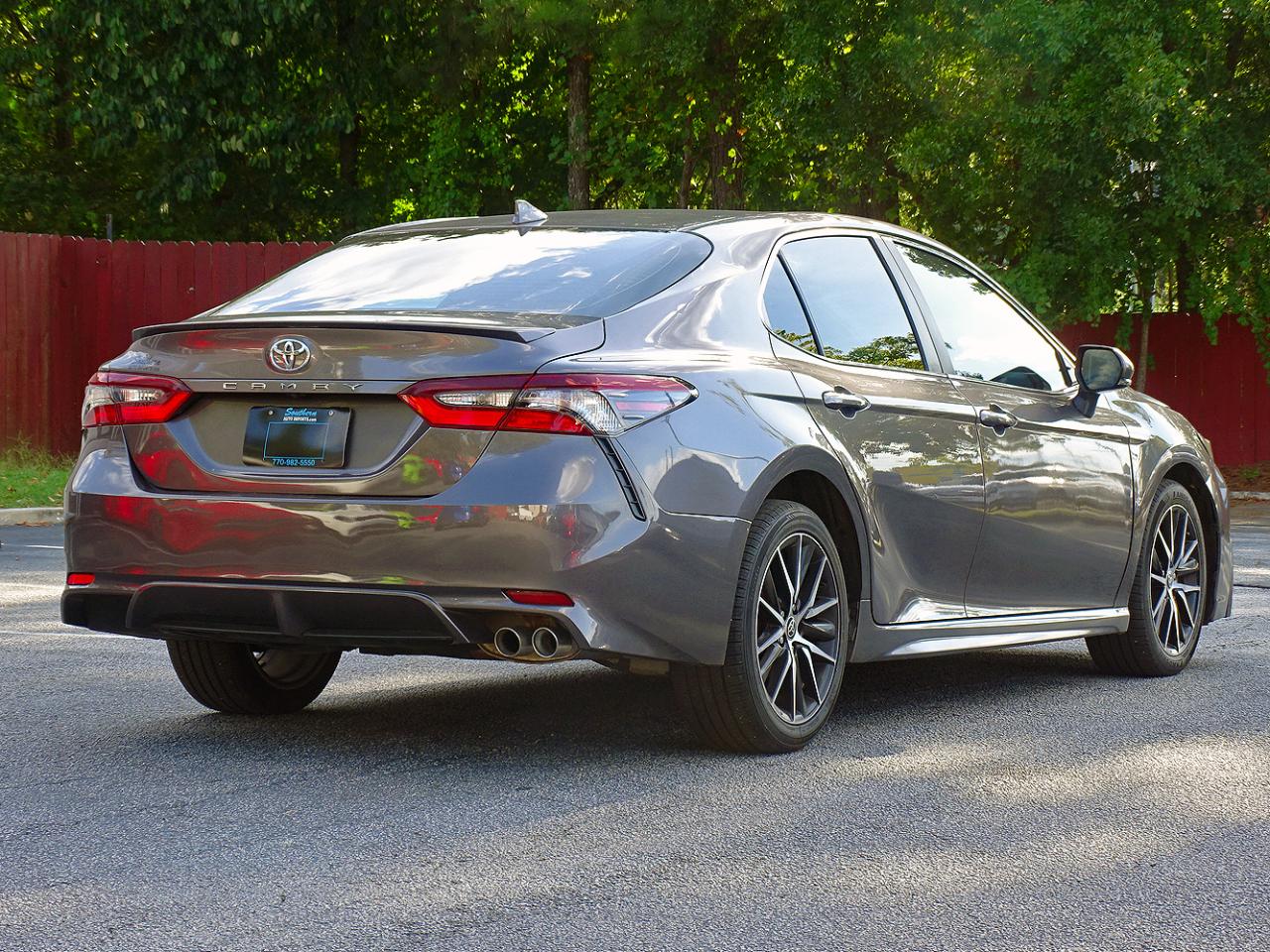 Toyota Camry SE Auto (Natl) 2022