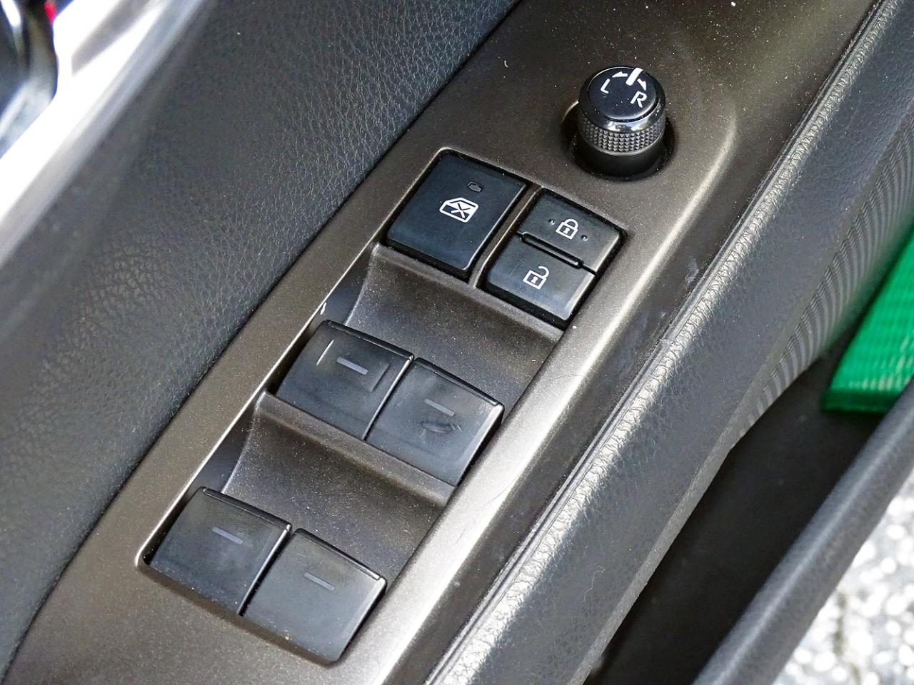 Toyota Camry SE Auto (Natl) 2022