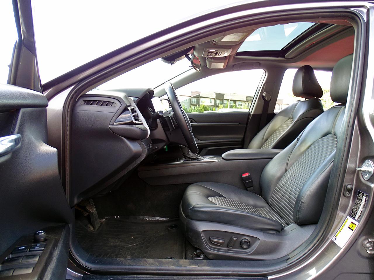 Toyota Camry SE Auto (Natl) 2022