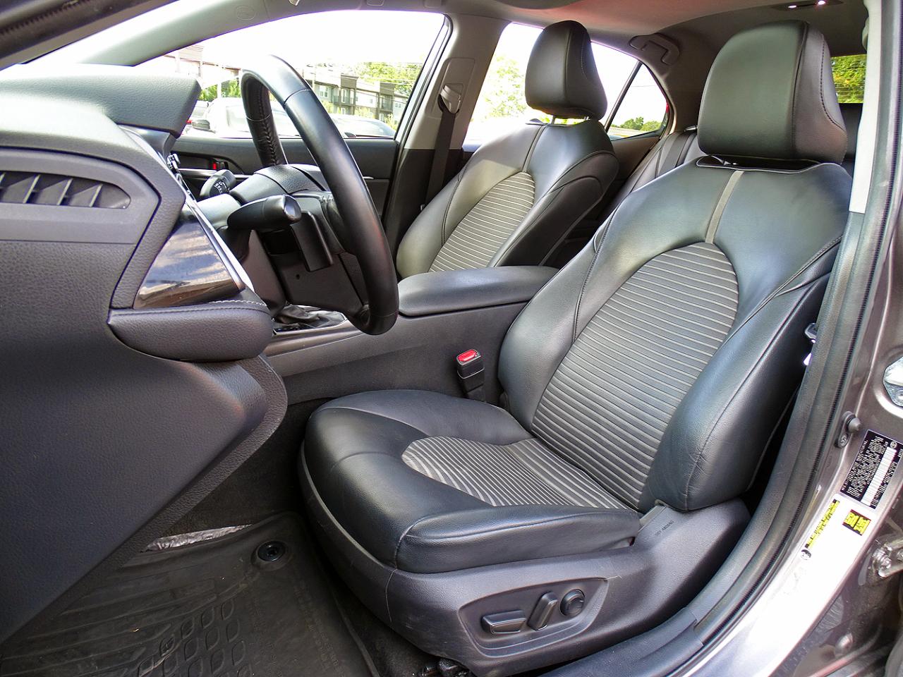 Toyota Camry SE Auto (Natl) 2022