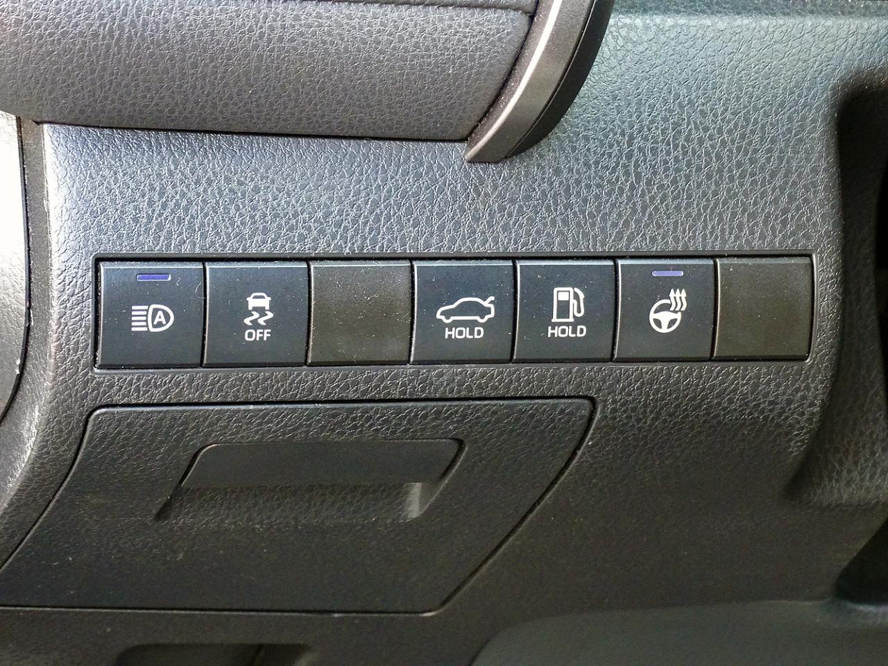 Toyota Camry SE Auto (Natl) 2022