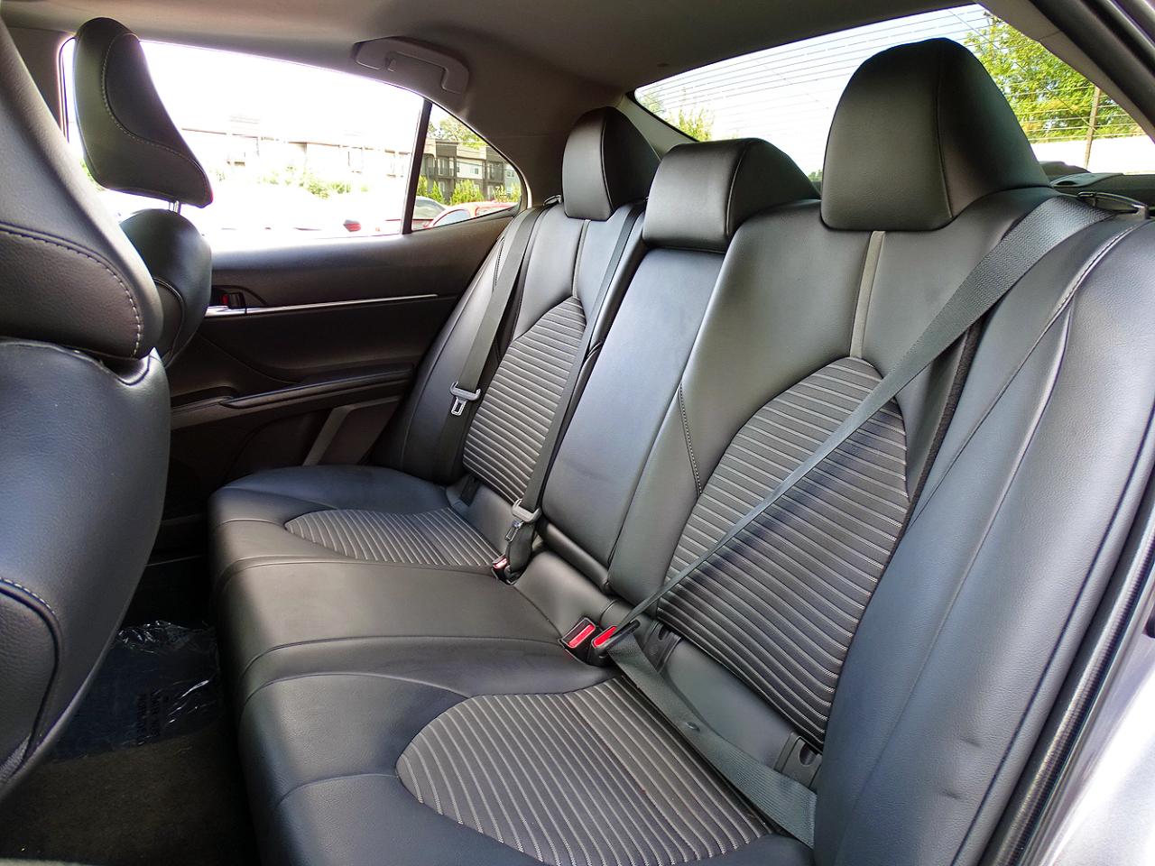 Toyota Camry SE Auto (Natl) 2022