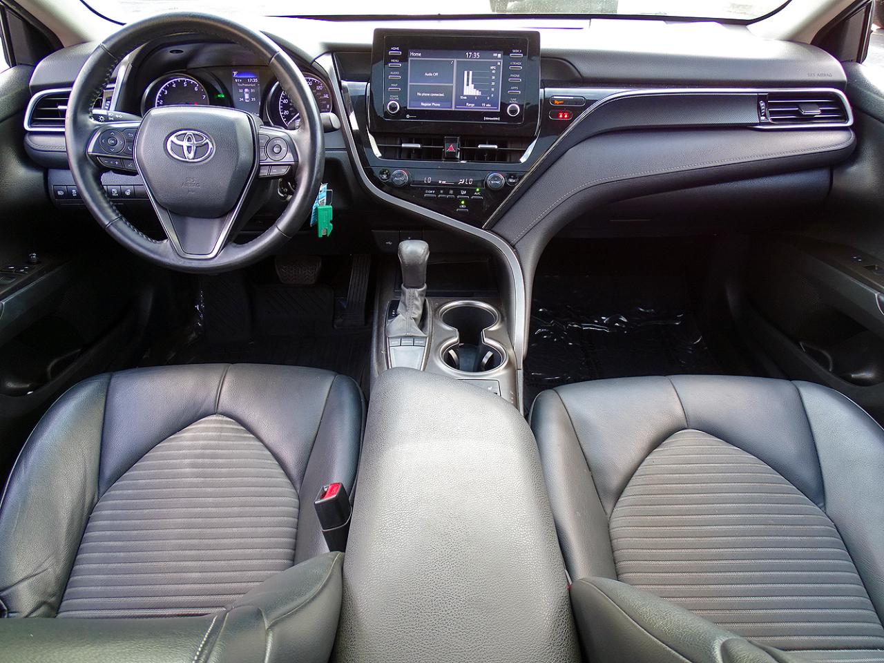 Toyota Camry SE Auto (Natl) 2022