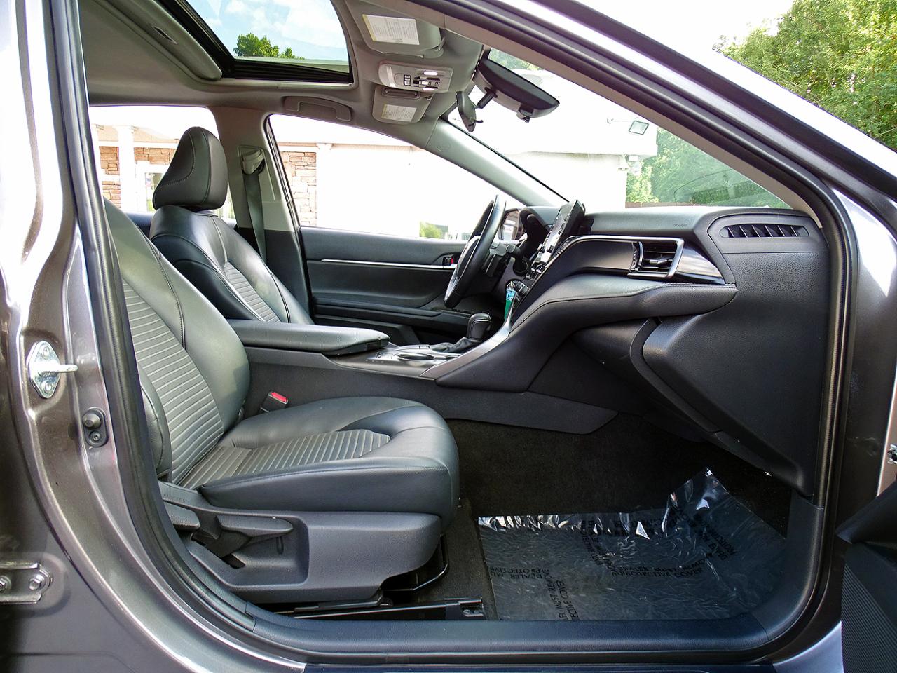 Toyota Camry SE Auto (Natl) 2022