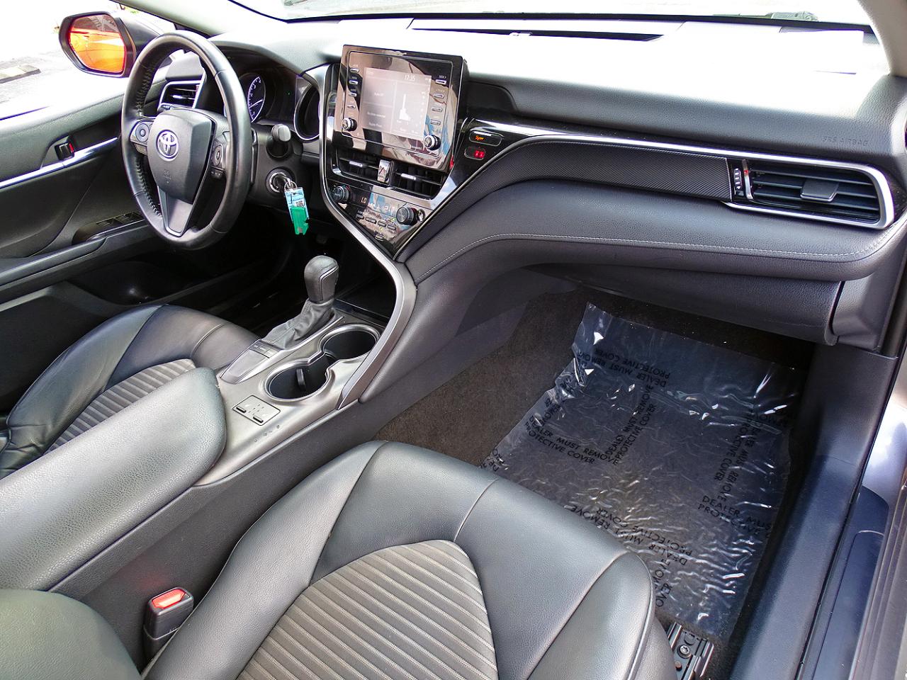 Toyota Camry SE Auto (Natl) 2022