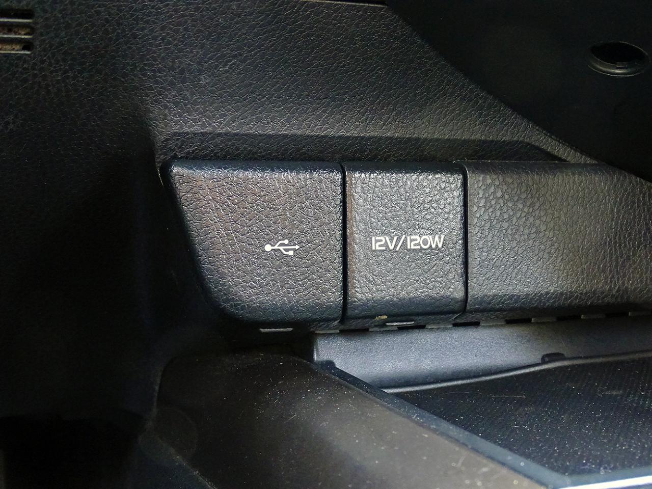 Toyota Camry SE Auto (Natl) 2022