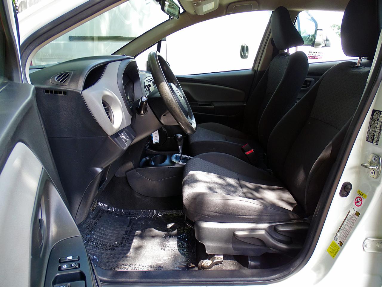 Toyota Yaris 5dr Liftback Auto L (Natl) 2016