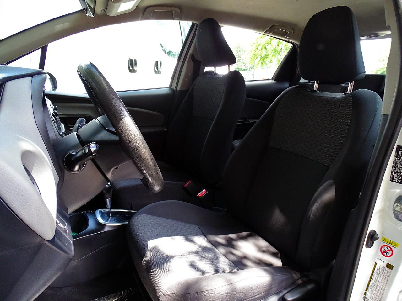 Toyota Yaris 5dr Liftback Auto L (Natl) 2016
