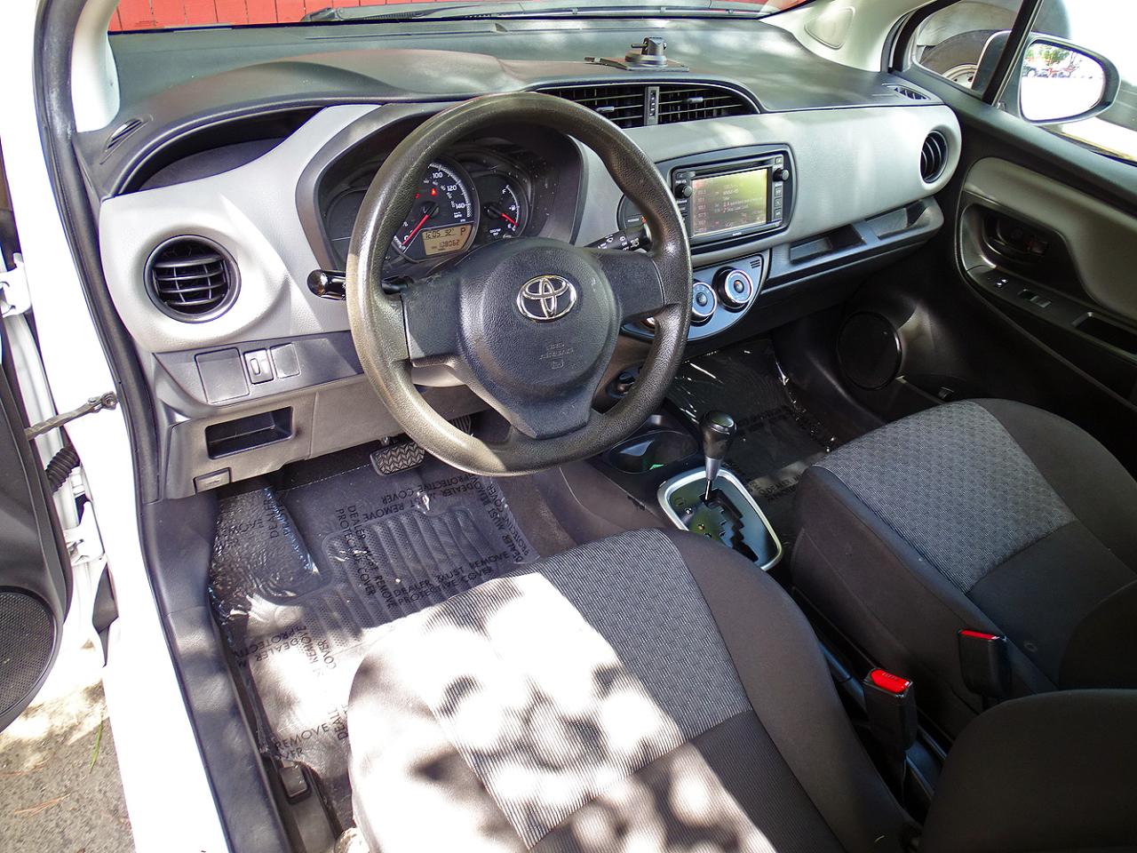 Toyota Yaris 5dr Liftback Auto L (Natl) 2016