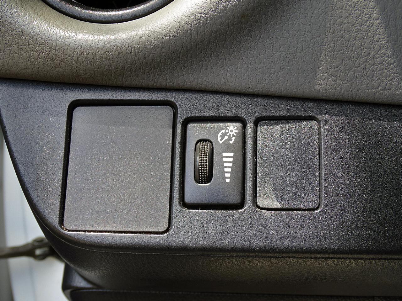 Toyota Yaris 5dr Liftback Auto L (Natl) 2016