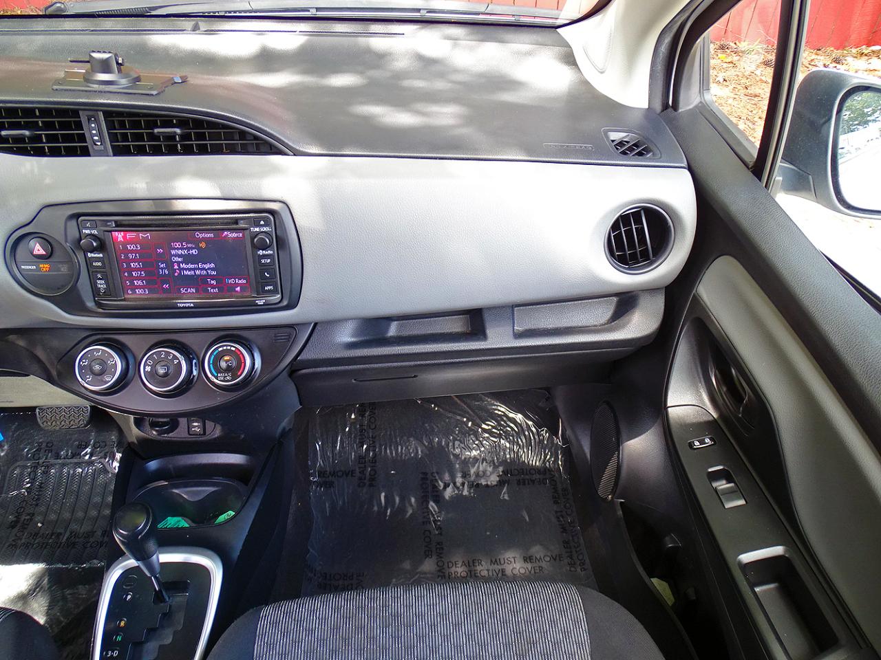 Toyota Yaris 5dr Liftback Auto L (Natl) 2016