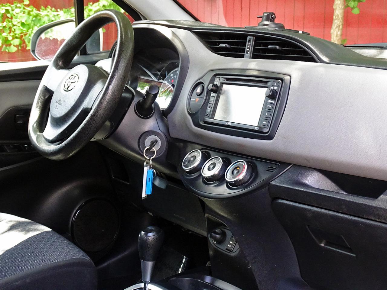 Toyota Yaris 5dr Liftback Auto L (Natl) 2016
