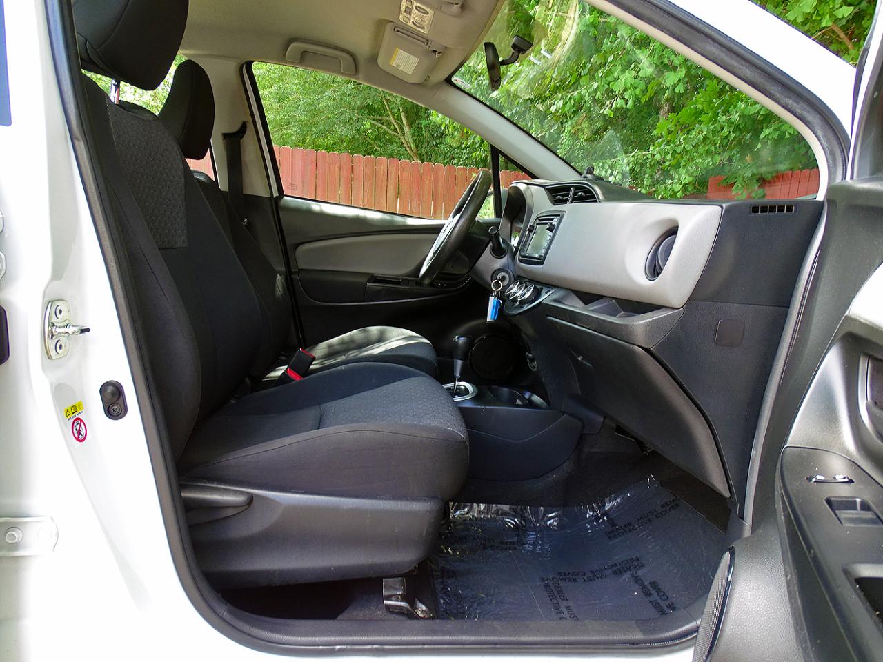 Toyota Yaris 5dr Liftback Auto L (Natl) 2016