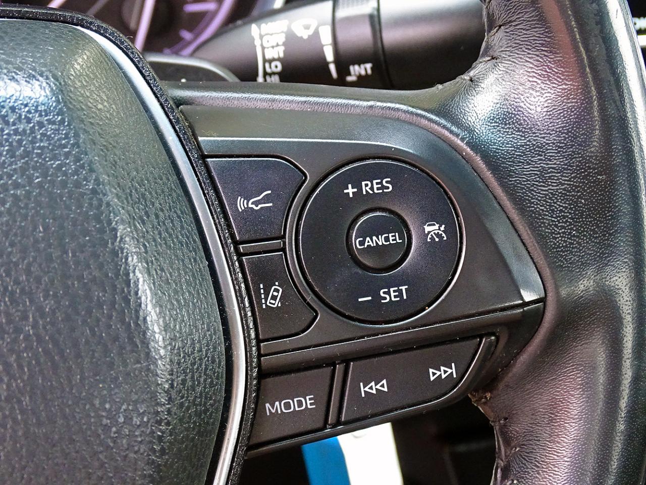 Toyota Camry SE Auto (Natl) 2020