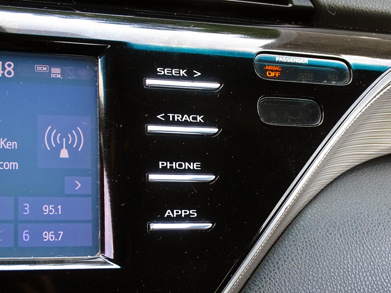 Toyota Camry SE Auto (Natl) 2020