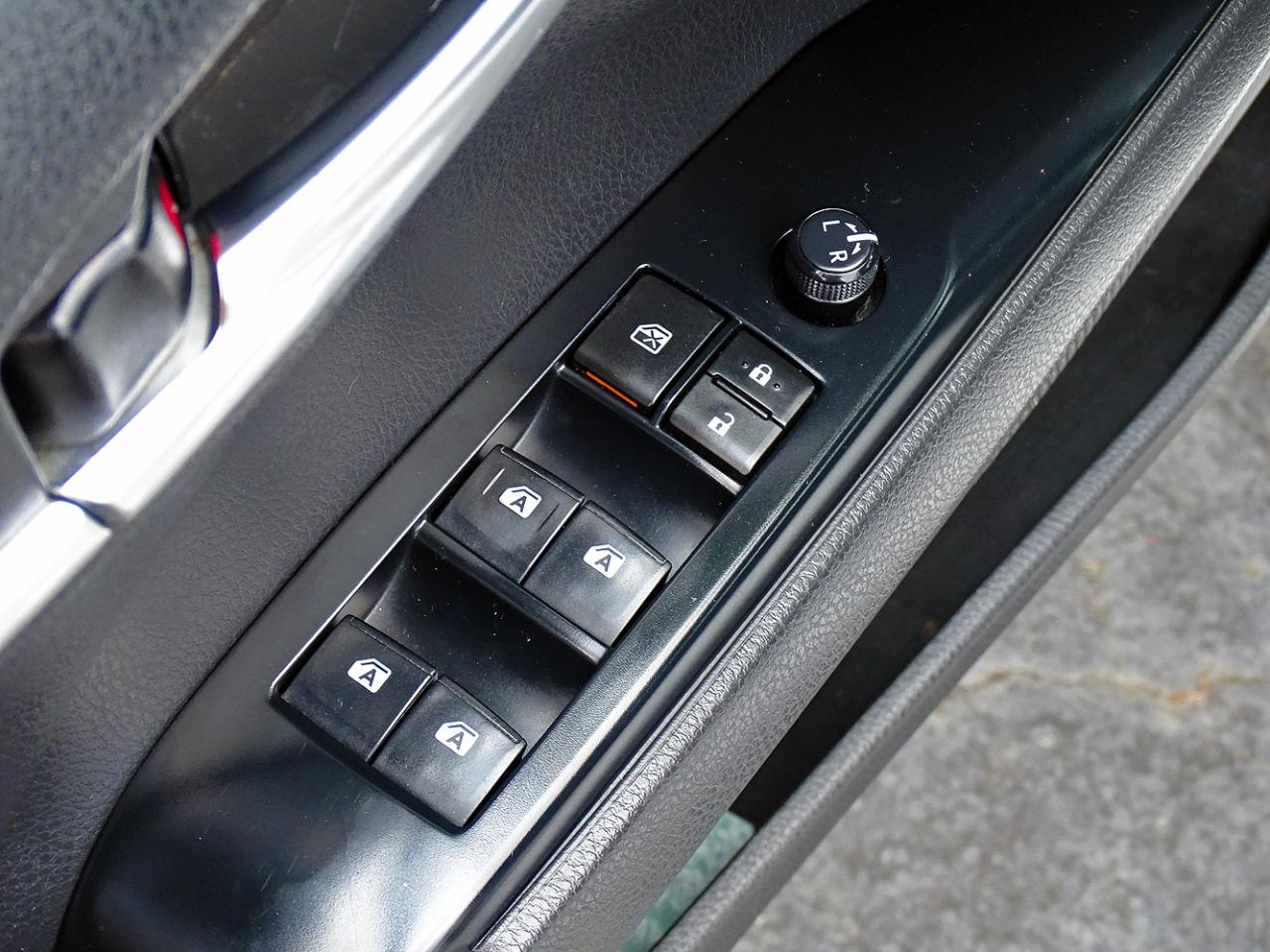 Toyota Camry SE Auto (Natl) 2020