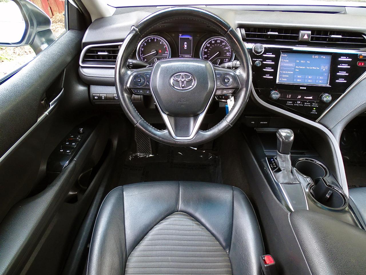 Toyota Camry SE Auto (Natl) 2020