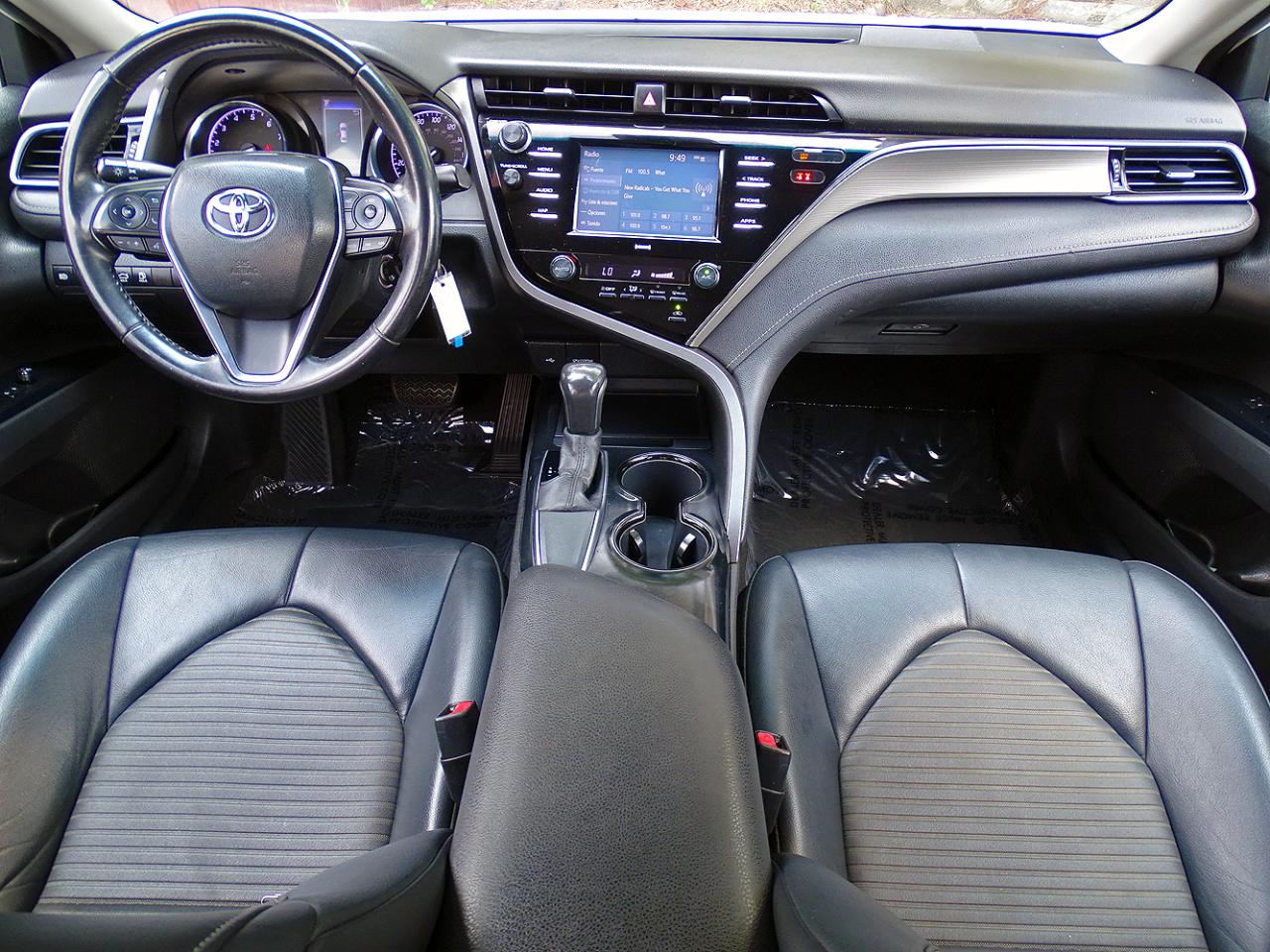 Toyota Camry SE Auto (Natl) 2020