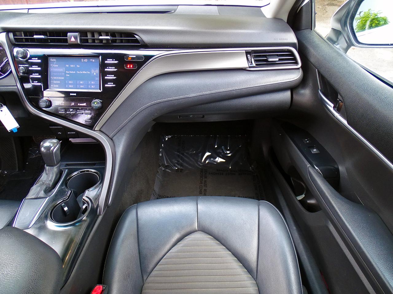Toyota Camry SE Auto (Natl) 2020
