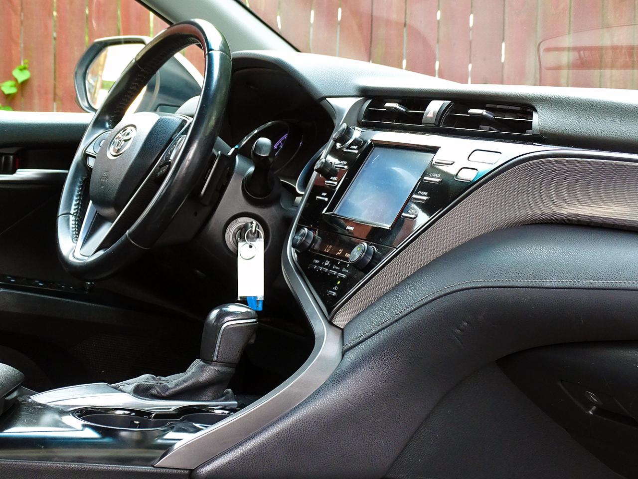 Toyota Camry SE Auto (Natl) 2020