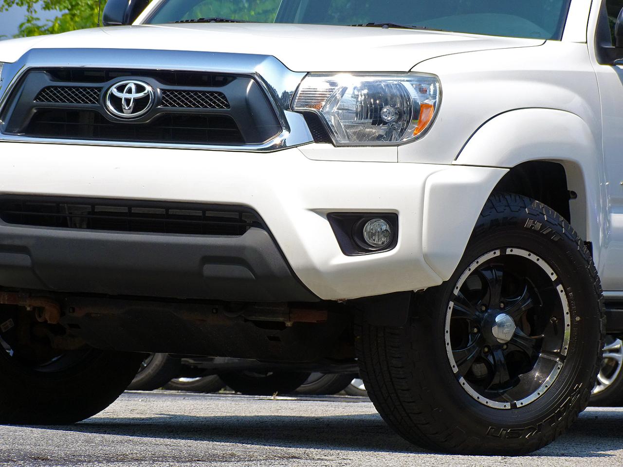 Toyota Tacoma 4WD Double Cab V6 AT TRD Off Road (Natl) 2015