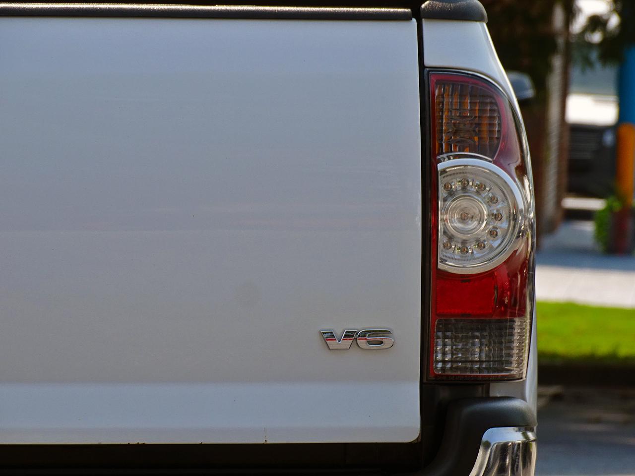 Toyota Tacoma 4WD Double Cab V6 AT TRD Off Road (Natl) 2015