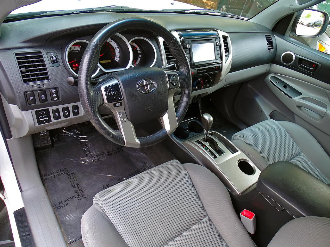 Toyota Tacoma 4WD Double Cab V6 AT TRD Off Road (Natl) 2015