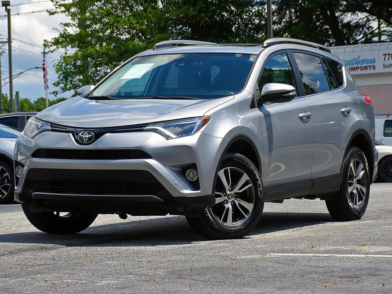 Toyota RAV4 XLE AWD (Natl) 2017