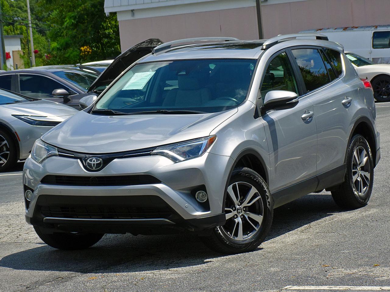 Toyota RAV4 XLE AWD (Natl) 2017