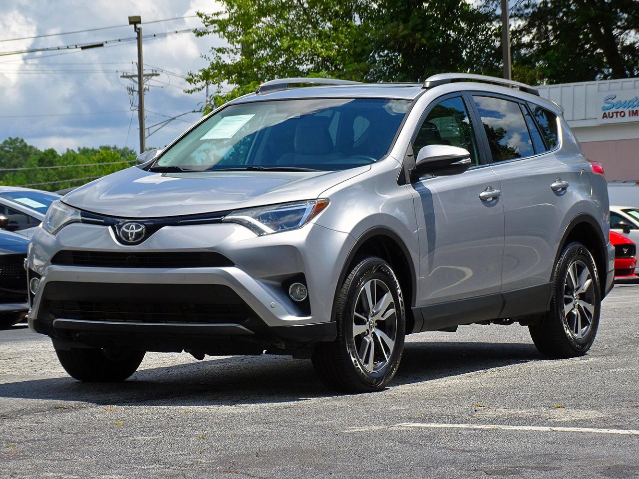Toyota RAV4 XLE AWD (Natl) 2017