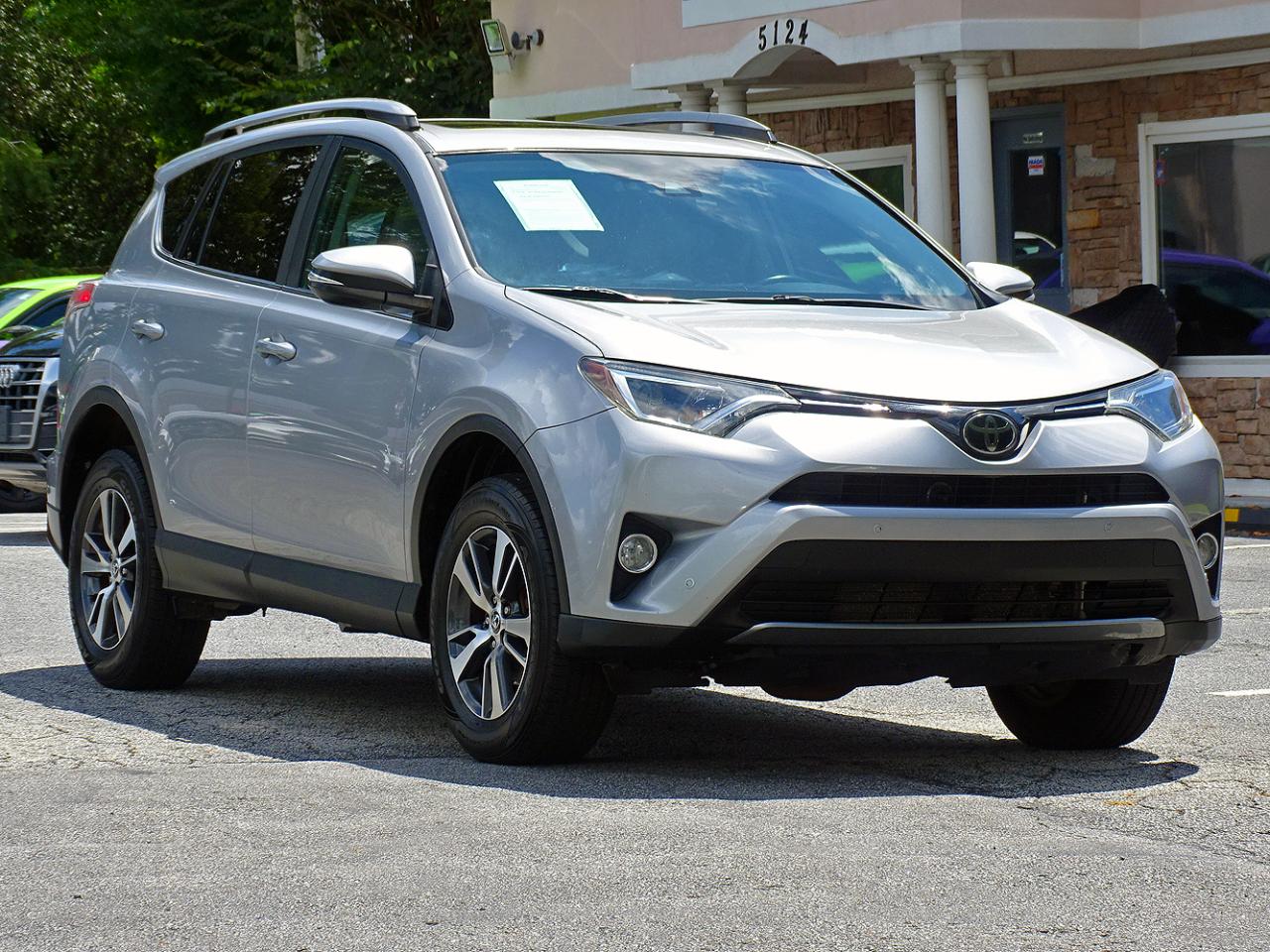 Toyota RAV4 XLE AWD (Natl) 2017