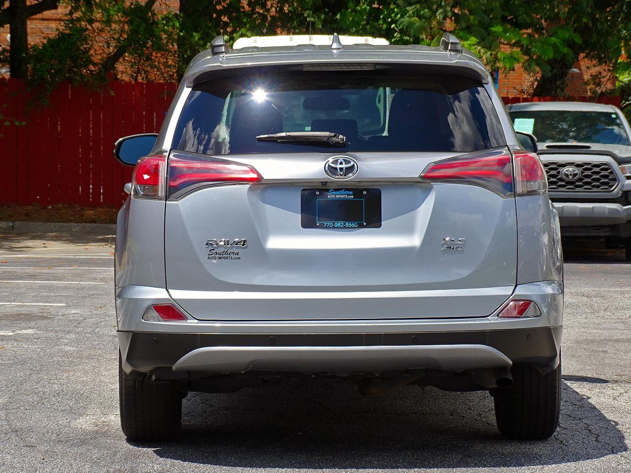 Toyota RAV4 XLE AWD (Natl) 2017