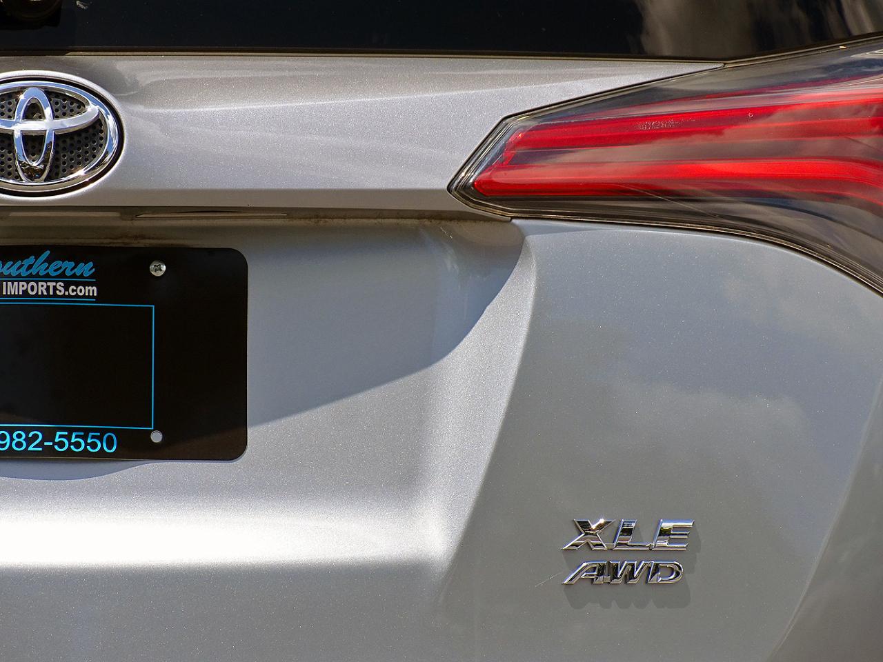 Toyota RAV4 XLE AWD (Natl) 2017