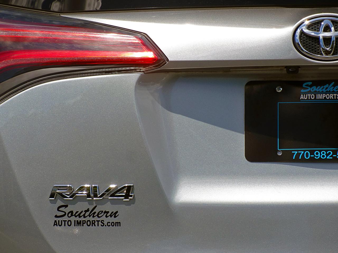 Toyota RAV4 XLE AWD (Natl) 2017