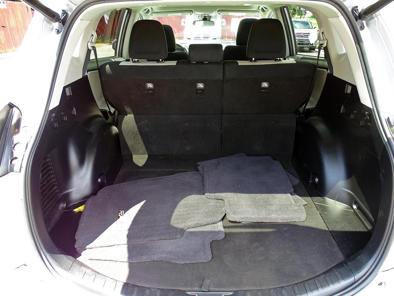 Toyota RAV4 XLE AWD (Natl) 2017