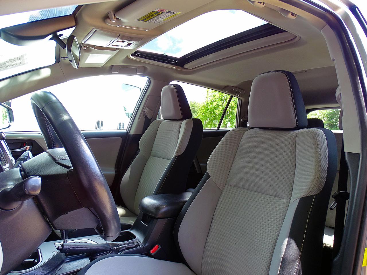 Toyota RAV4 XLE AWD (Natl) 2017