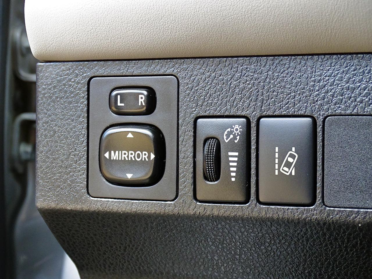 Toyota RAV4 XLE AWD (Natl) 2017