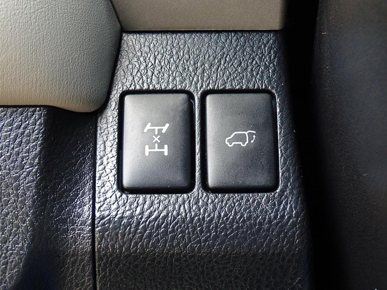 Toyota RAV4 XLE AWD (Natl) 2017