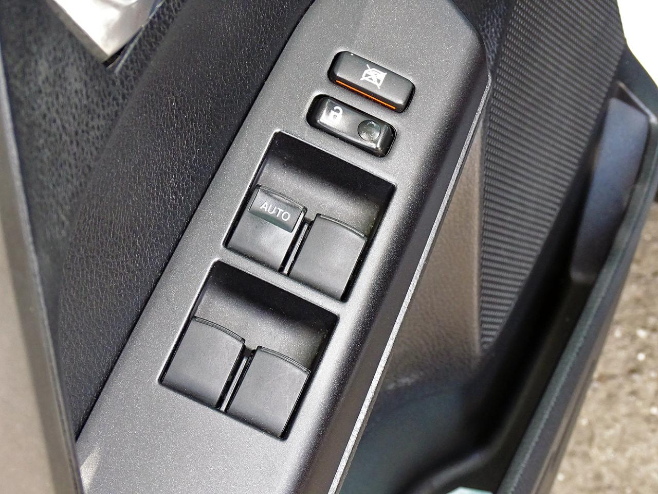 Toyota RAV4 XLE AWD (Natl) 2017