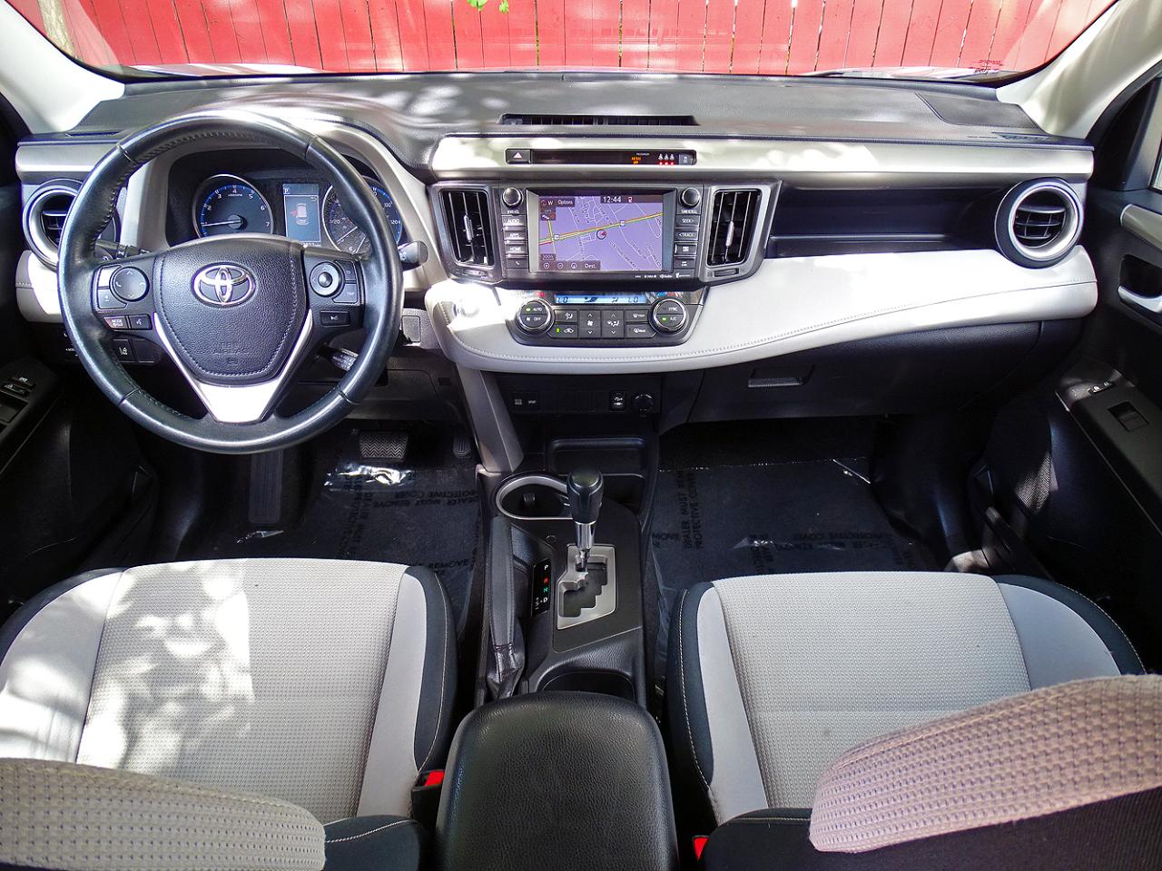 Toyota RAV4 XLE AWD (Natl) 2017