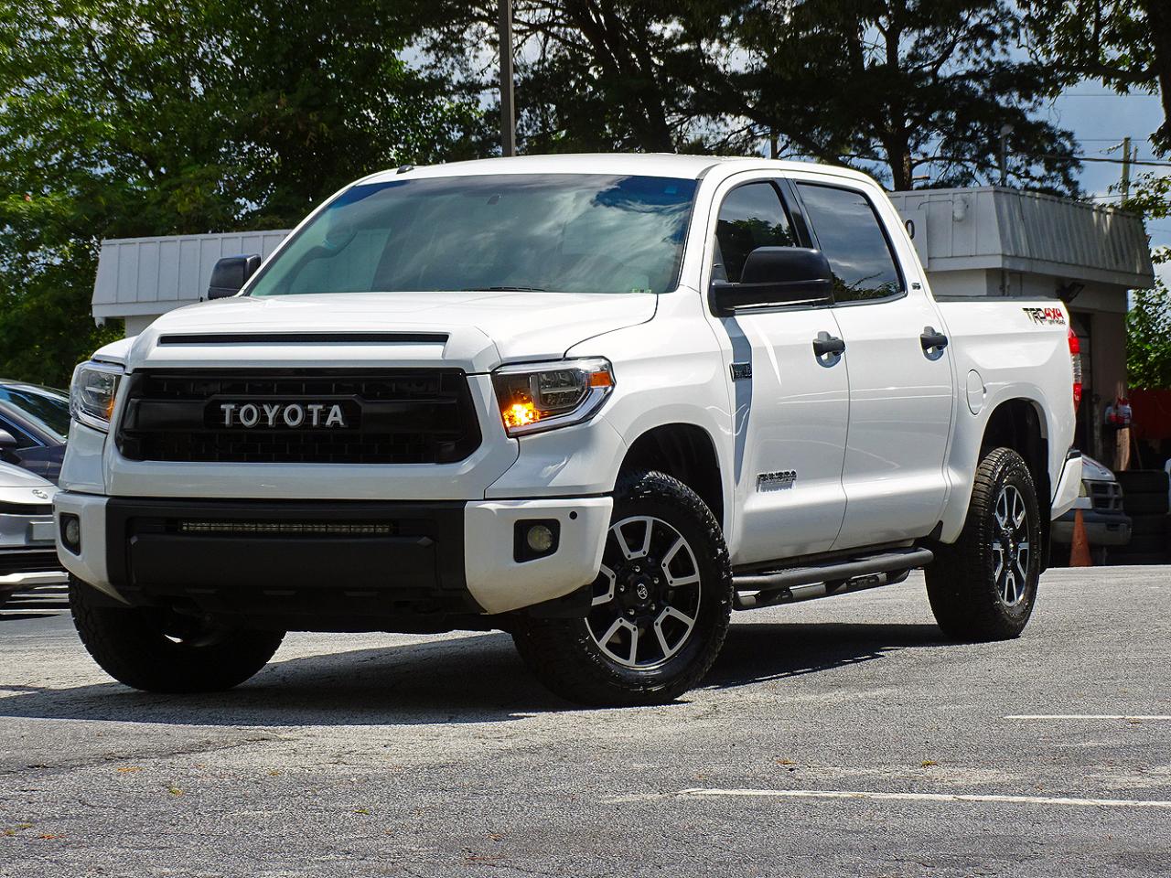 Toyota Tundra 4WD SR5 CrewMax 5.5' Bed 5.7L (Natl) 2017