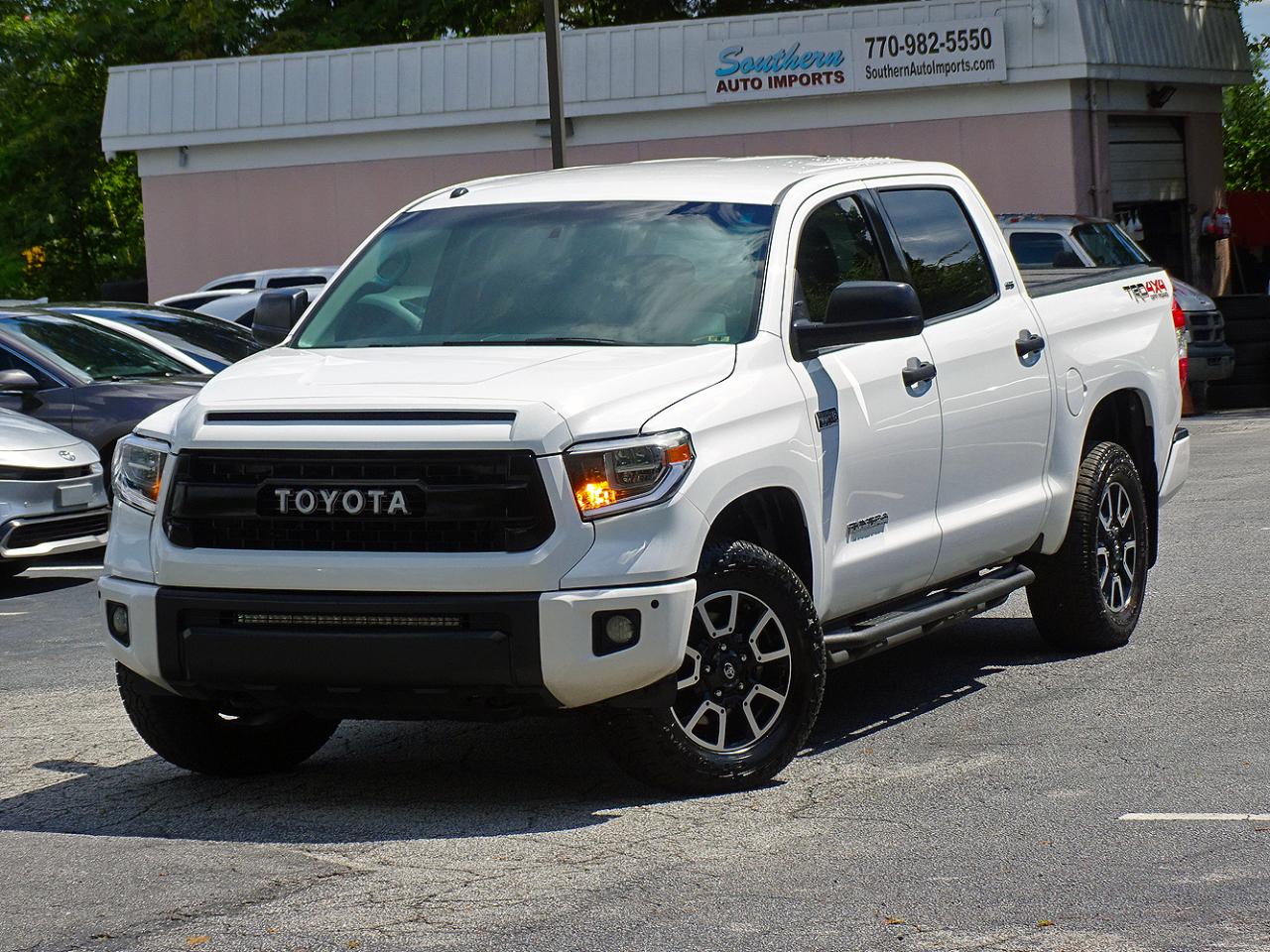 Toyota Tundra 4WD SR5 CrewMax 5.5' Bed 5.7L (Natl) 2017