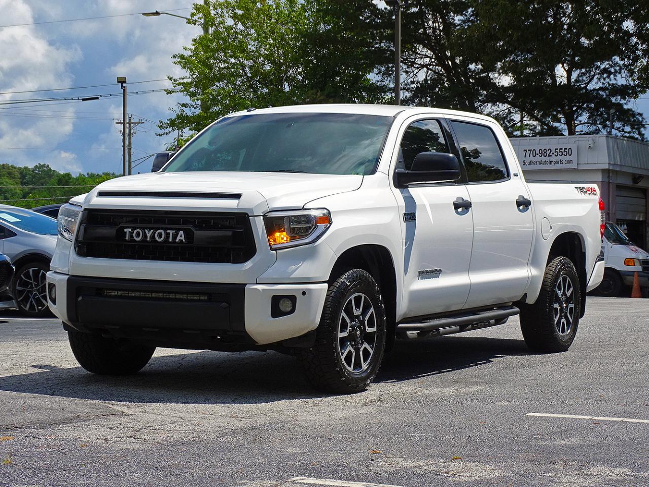 Toyota Tundra 4WD SR5 CrewMax 5.5' Bed 5.7L (Natl) 2017