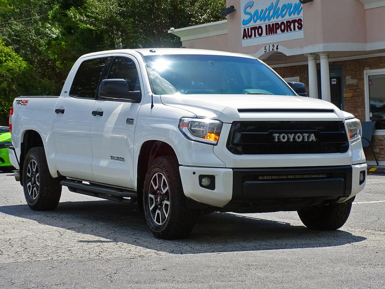 Toyota Tundra 4WD SR5 CrewMax 5.5' Bed 5.7L (Natl) 2017